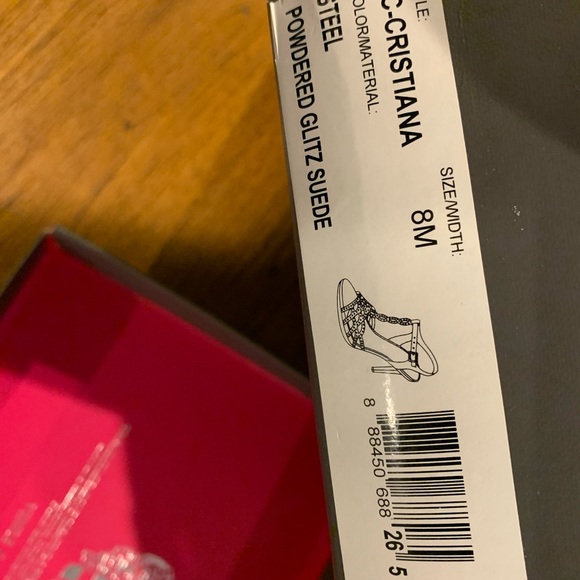 Vince Camuto Platform Sandals - Picture 5 of 5